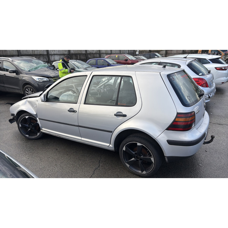 Malle/Hayon arriere VOLKSWAGEN GOLF 4 Photo n°19