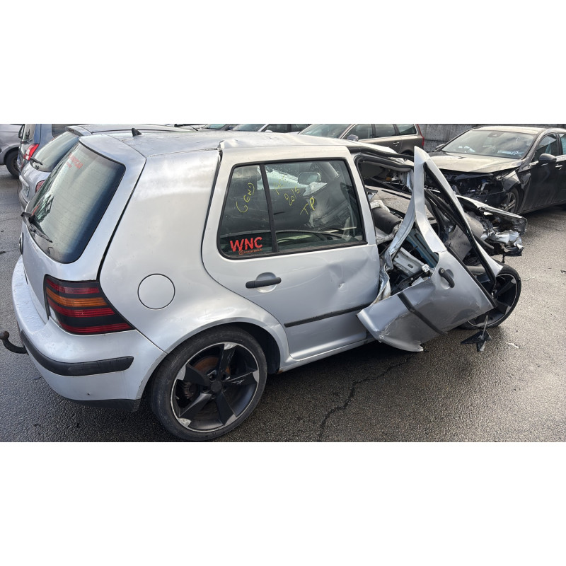Malle/Hayon arriere VOLKSWAGEN GOLF 4 Photo n°20