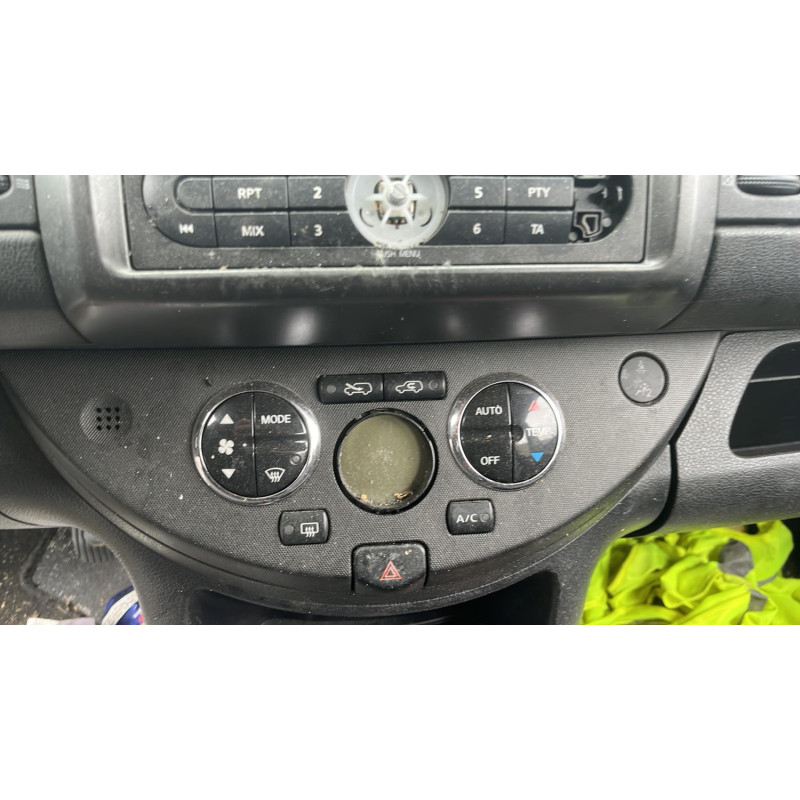 Anti brouillard arriere NISSAN NOTE 1 Photo n°4