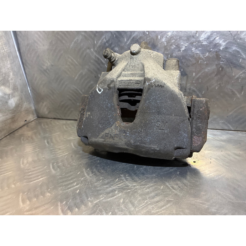 Etrier avant droit (freinage) OPEL MERIVA A Photo n°3