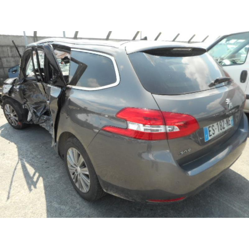 Vitre arriere droit PEUGEOT 308 2 SW Photo n°4