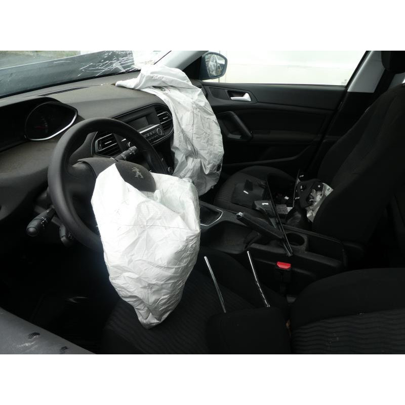 Vitre arriere gauche PEUGEOT 308 2 SW Photo n°9
