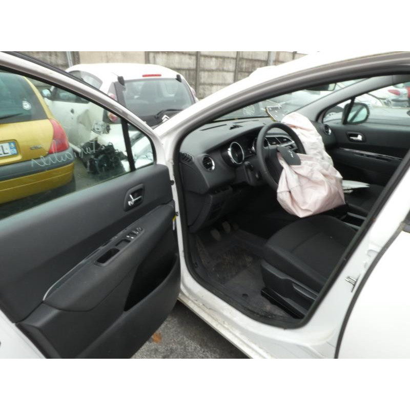 Vitre arriere droit PEUGEOT 5008 1 Photo n°3