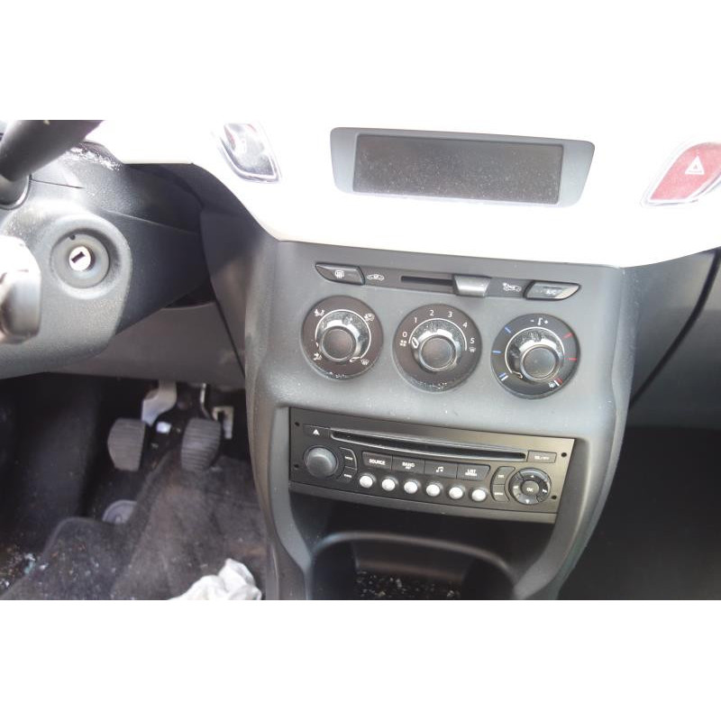 Vitre avant droit CITROEN C3 2 Photo n°6