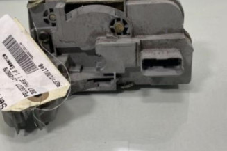 Serrure avant droit PEUGEOT 307