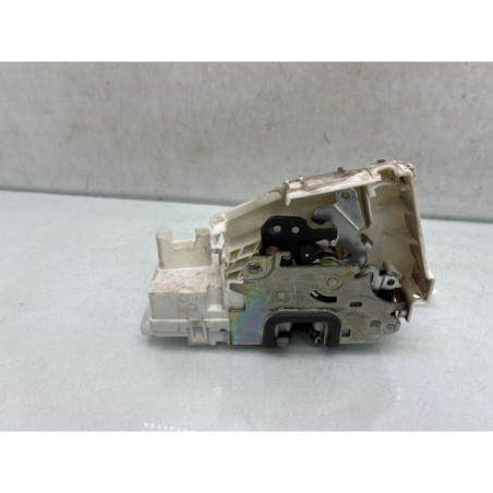 Serrure arriere gauche MERCEDES CLASSE B 245