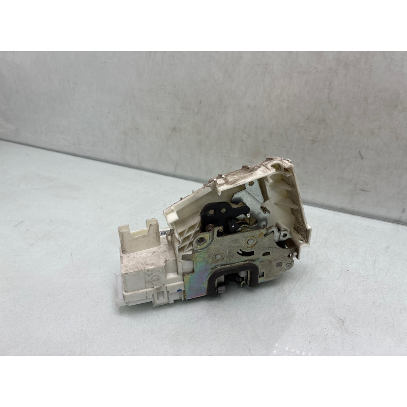 Serrure arriere gauche MERCEDES CLASSE B 245 Photo n°5
