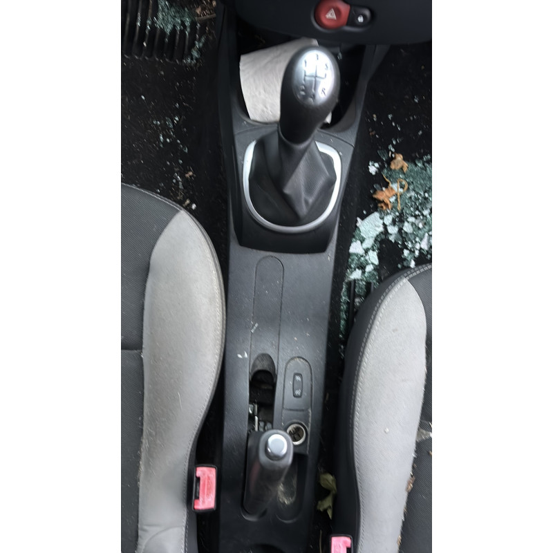 Pretensionneur de ceinture avant droit RENAULT CLIO 3 Photo n°20