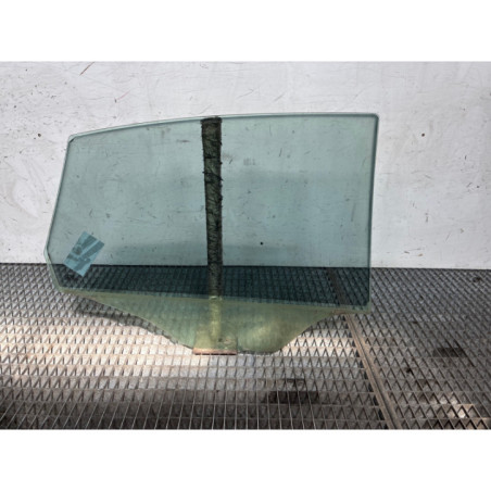 Vitre arriere gauche SEAT IBIZA 3 Photo n°1