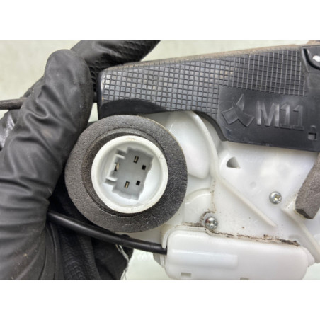 Serrure arriere droit TOYOTA YARIS 3