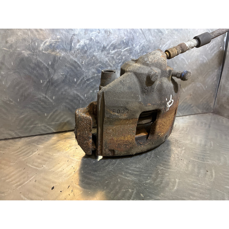 Etrier avant gauche (freinage) FORD KA 1 Photo n°2