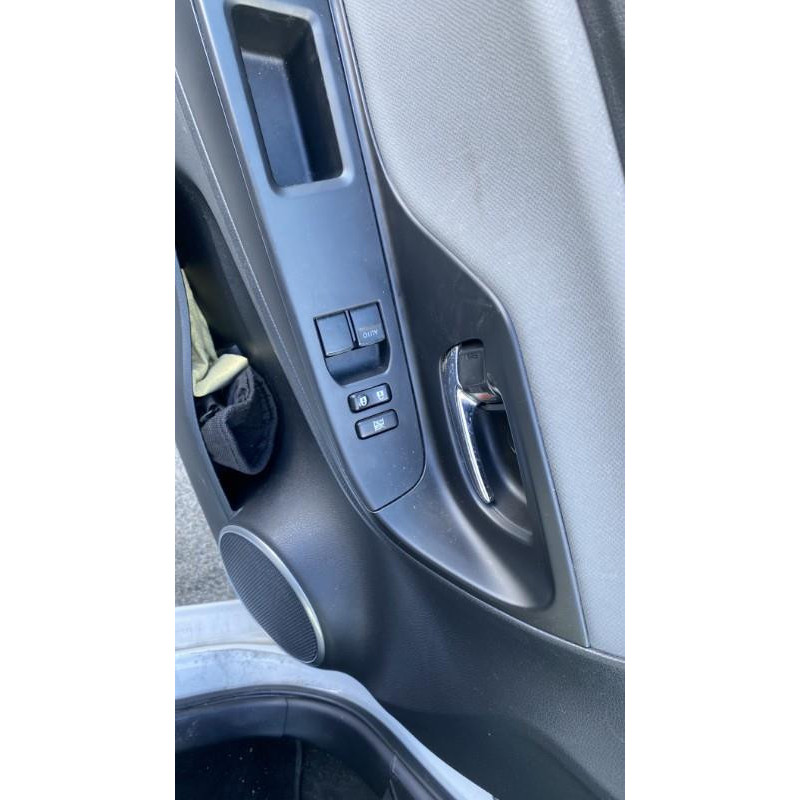 Pretensionneur de ceinture avant droit TOYOTA YARIS 3 Photo n°16