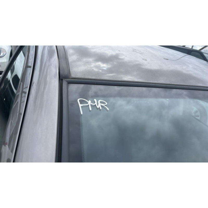 Pretensionneur de ceinture avant droit TOYOTA YARIS 3 Photo n°8