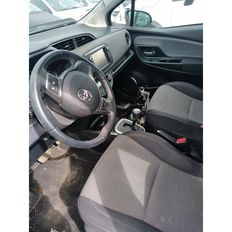 Pretensionneur de ceinture avant droit TOYOTA YARIS 3 Photo n°12