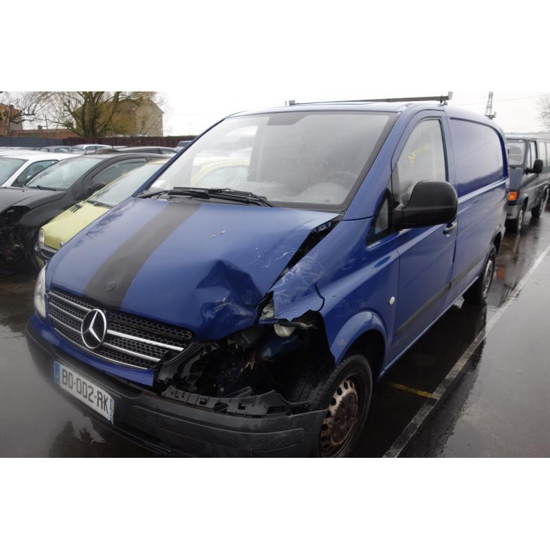 Pare choc arriere MERCEDES VITO 639 Photo n°4