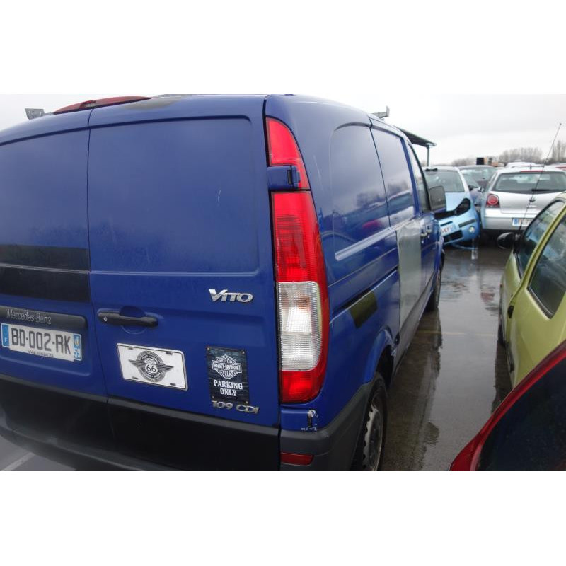 Pare choc arriere MERCEDES VITO 639 Photo n°6
