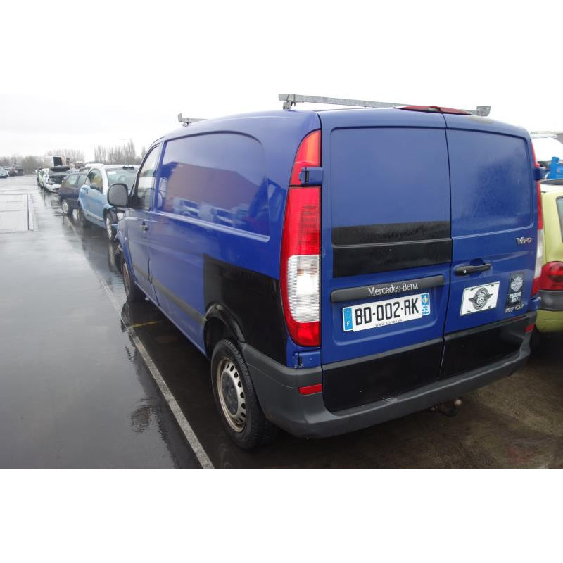 Pare choc arriere MERCEDES VITO 639 Photo n°7