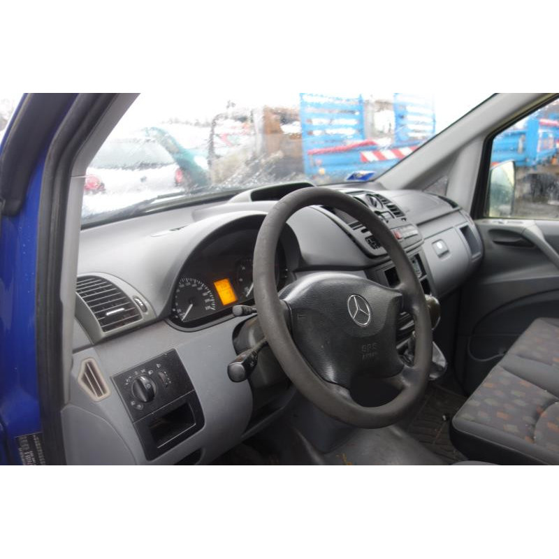 Pare choc arriere MERCEDES VITO 639 Photo n°9