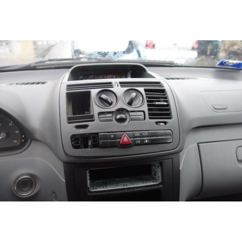 Pare choc arriere MERCEDES VITO 639 Photo n°10