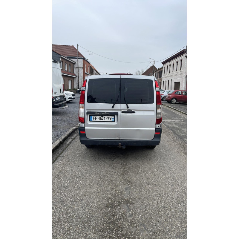 Pare choc arriere MERCEDES VITO 639 Photo n°7
