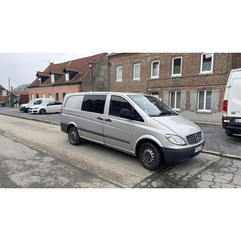 Pare choc arriere MERCEDES VITO 639 Photo n°8