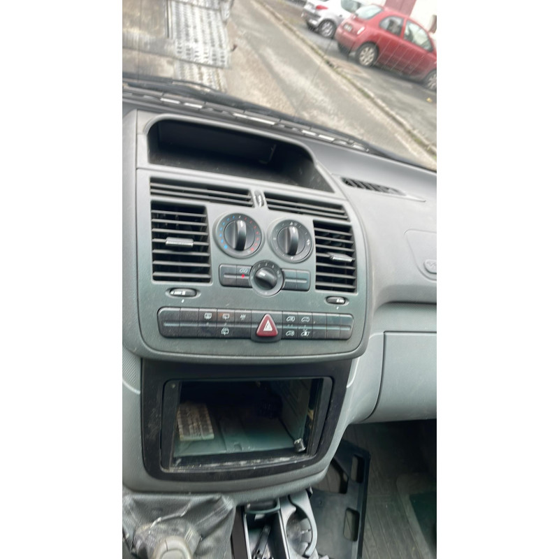 Pare choc arriere MERCEDES VITO 639 Photo n°10