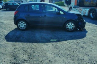 Ceinture avant gauche OPEL CORSA D