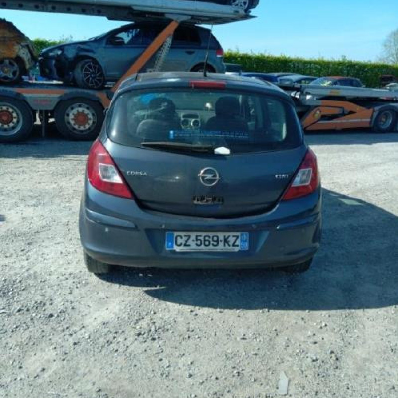 Ceinture avant gauche OPEL CORSA D Photo n°6