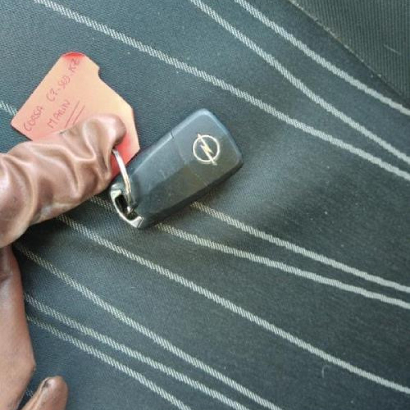 Ceinture avant gauche OPEL CORSA D Photo n°16