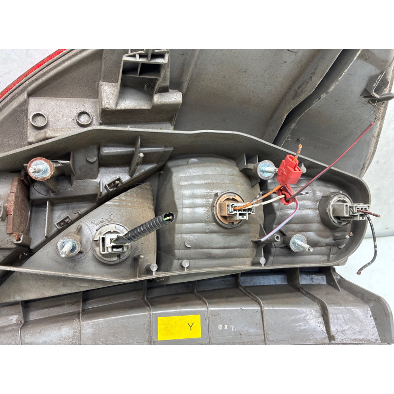 Feu arriere principal droit (feux) HONDA FR-V Photo n°3