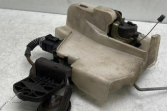 Serrure avant droit VOLKSWAGEN PASSAT 4