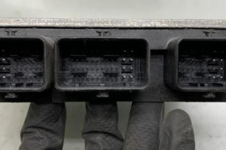 Calculateur moteur RENAULT CLIO 3