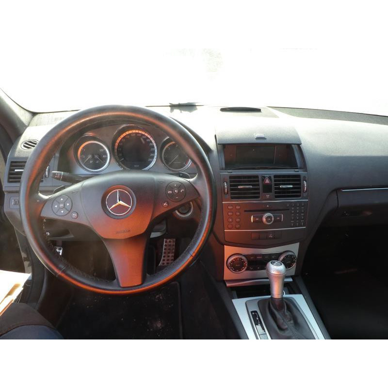 Volant MERCEDES CLASSE C 204 Photo n°17