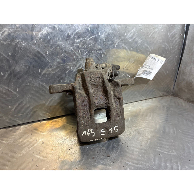 Etrier arriere droit (freinage) HYUNDAI TRAJET Photo n°3