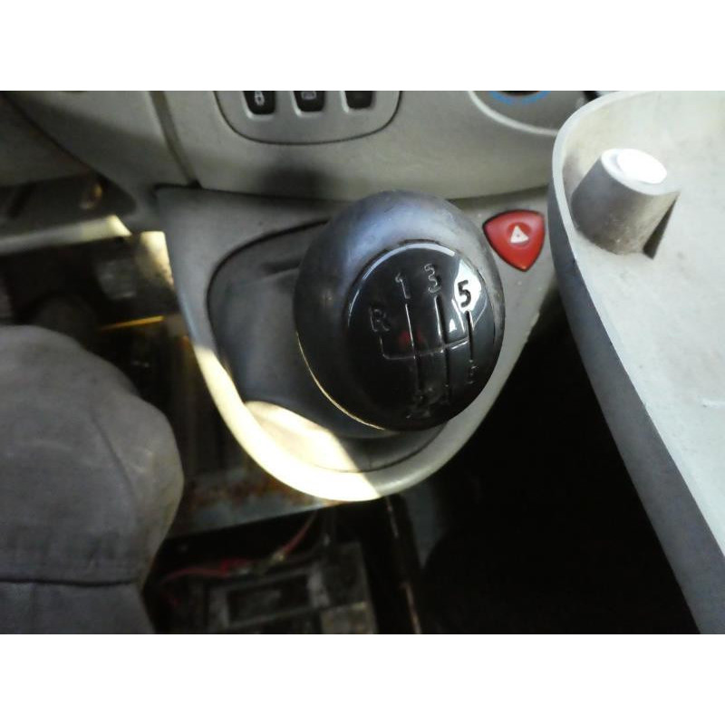 Etrier avant droit (freinage) RENAULT TRAFIC 2 Photo n°8