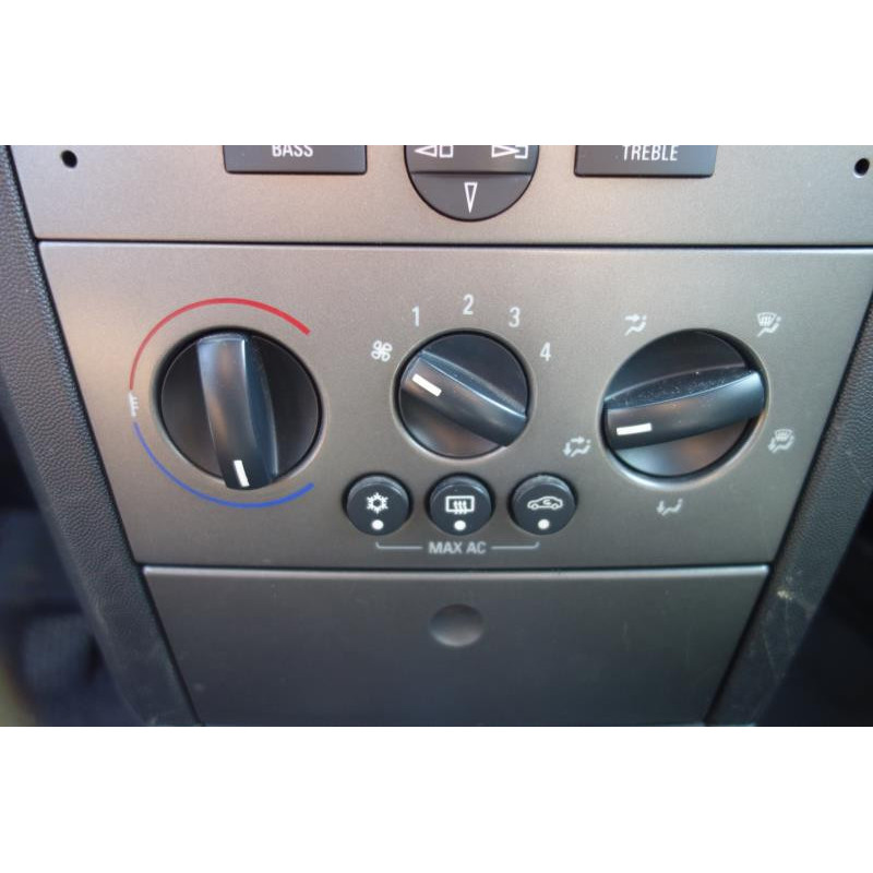 Etrier avant gauche (freinage) OPEL MERIVA A Photo n°9