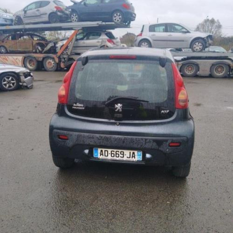 Pretensionneur de ceinture avant gauche PEUGEOT 107 Photo n°8