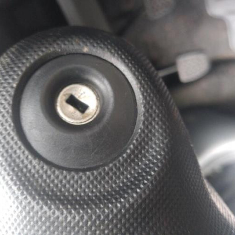 Pretensionneur de ceinture avant gauche PEUGEOT 107 Photo n°17