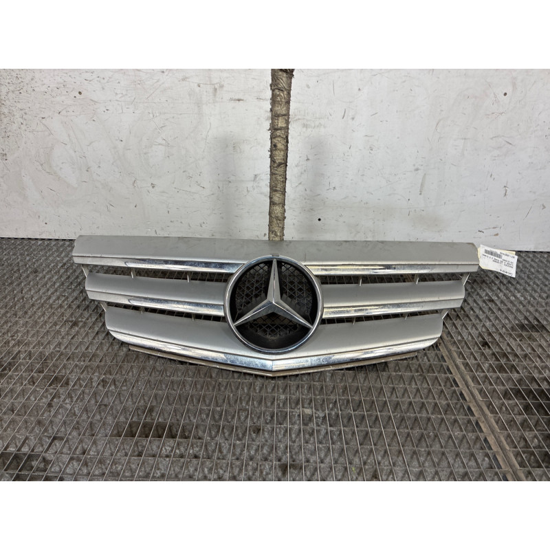 Calandre MERCEDES CLASSE B 245 Photo n°2