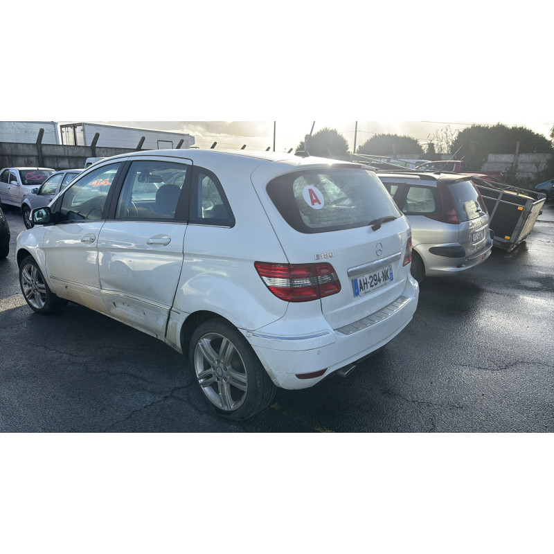 Malle/Hayon arriere MERCEDES CLASSE B 245 Photo n°18