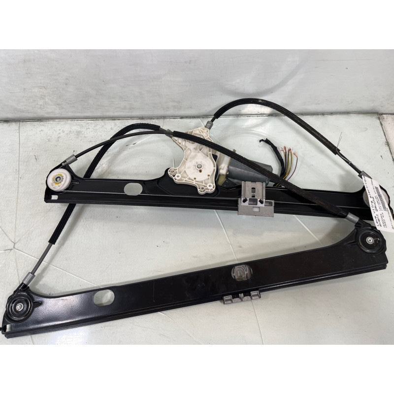 Leve vitre electrique avant gauche MERCEDES VANEO 414 Photo n°4