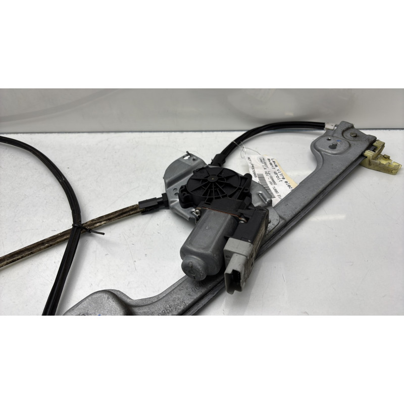 Leve vitre electrique avant droit PEUGEOT 1007 Photo n°2