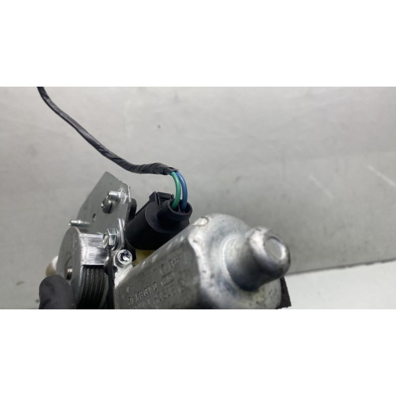 Leve vitre electrique avant gauche VOLKSWAGEN FOX Photo n°3