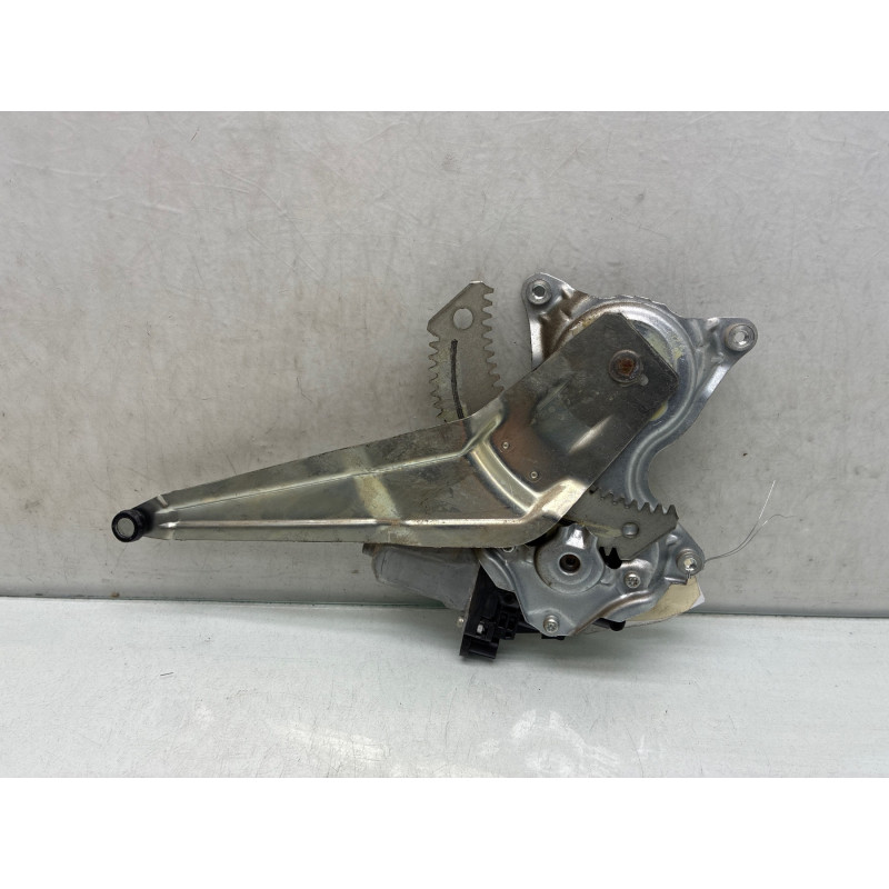 Leve vitre electrique arriere droit SUZUKI SWIFT 4 Photo n°2