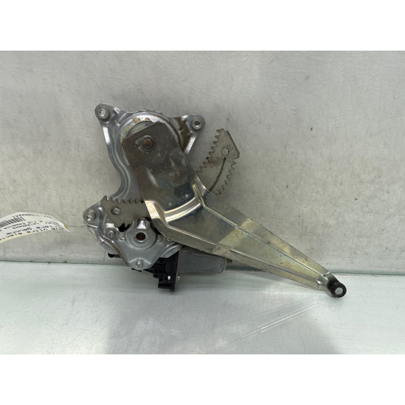 Leve vitre electrique arriere gauche SUZUKI SWIFT 4 Photo n°1