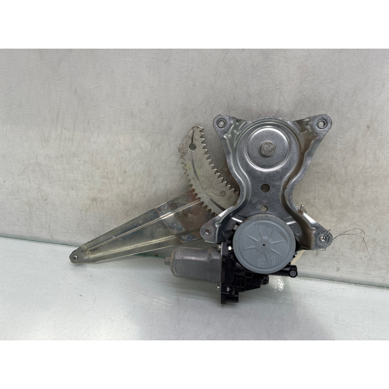 Leve vitre electrique arriere gauche SUZUKI SWIFT 4 Photo n°2
