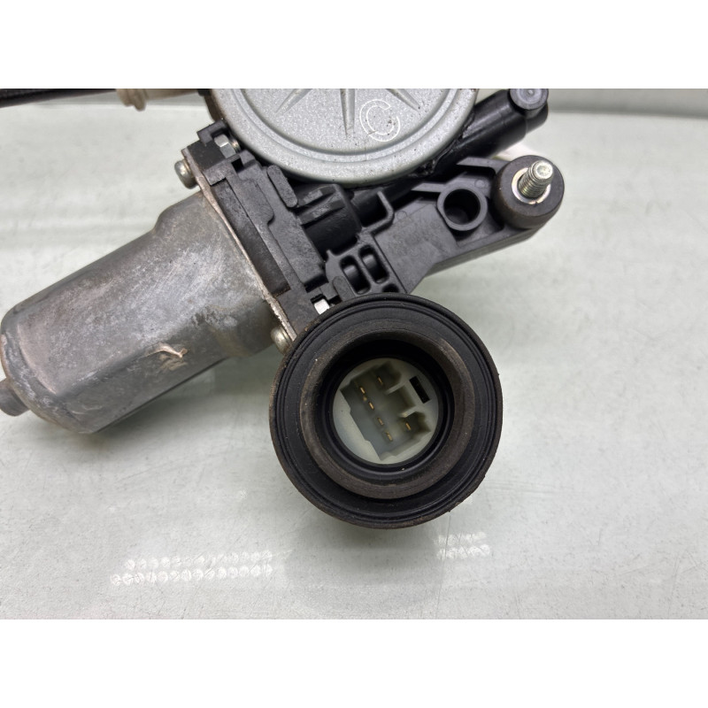 Leve vitre electrique avant droit SUZUKI SWIFT 4 Photo n°1