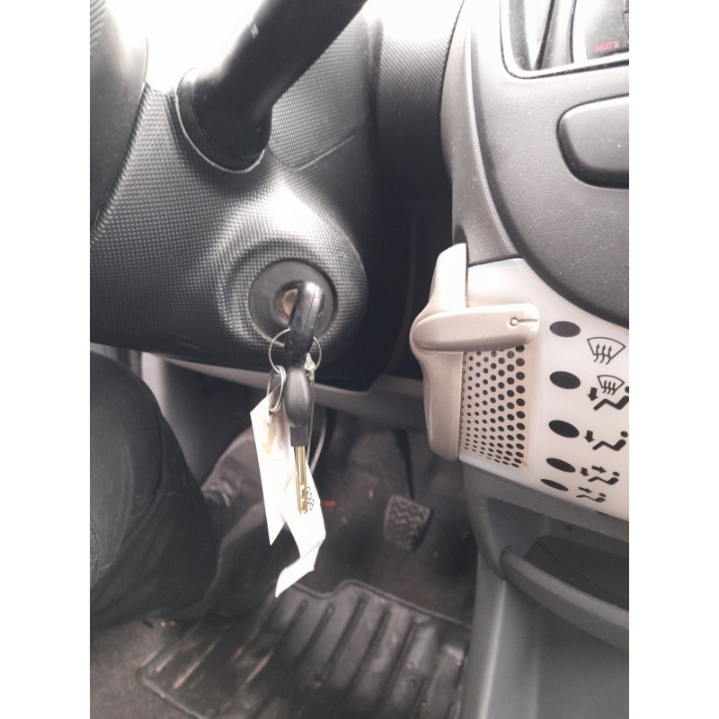 Retroviseur droit PEUGEOT 107 Photo n°15