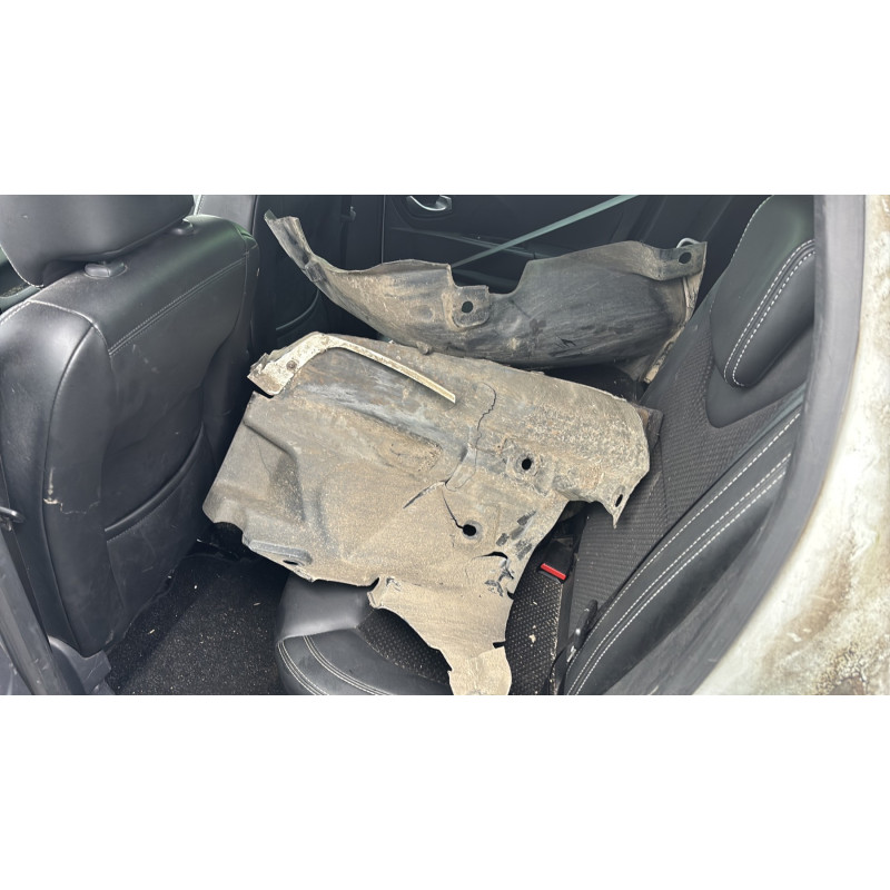 Pare boue arriere gauche RENAULT CLIO 4 Photo n°16
