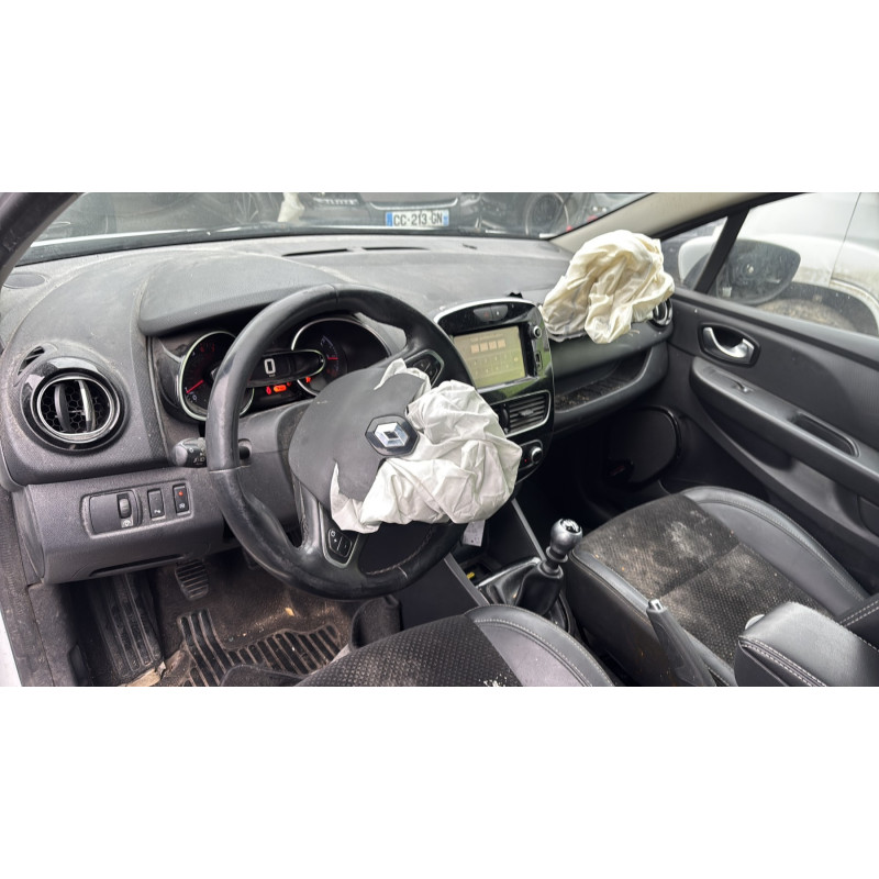 Pare boue arriere gauche RENAULT CLIO 4 Photo n°18